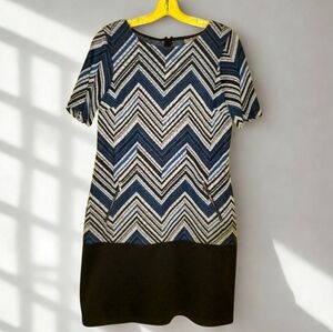 Tricolor Dress with Zigzag Design by Dress barn - size 8 petite.